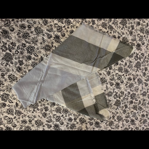 Scarf - Picture 1 of 1